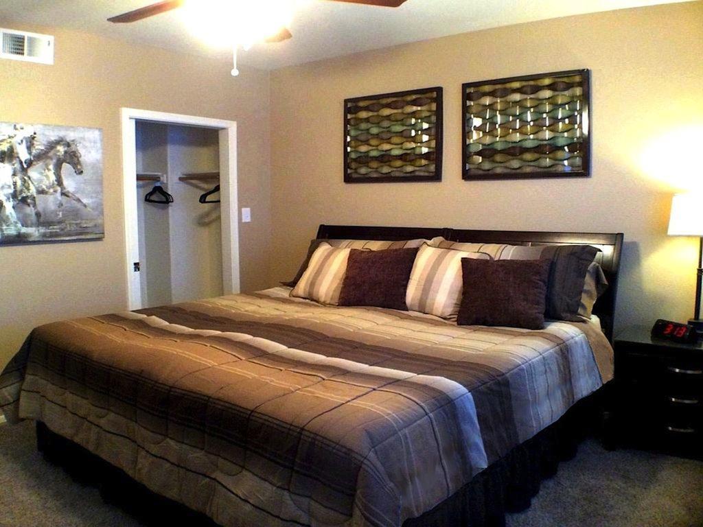 Holiday home Poolside To 1 Of 3 Pool-spa Complexes, Heated & Open 24/7/365! Phoenix
