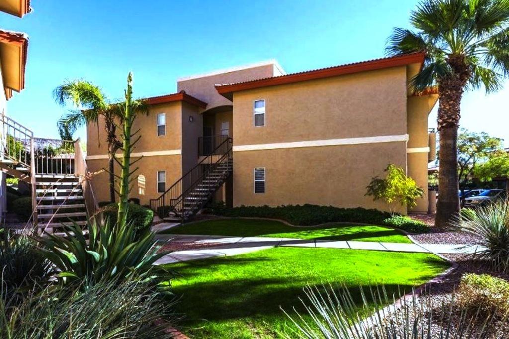 Holiday home Poolside To 1 Of 3 Pool-spa Complexes, Heated & Open 24/7/365! Phoenix